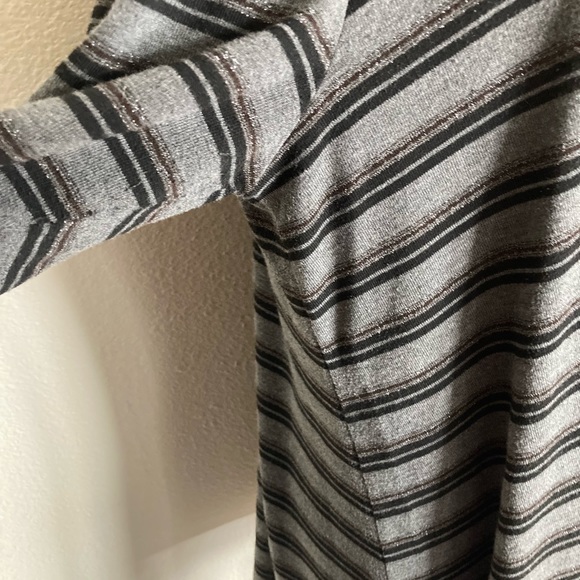 ❤️$5 BUNDLE SALE Maurices cowlneck top - Picture 3 of 7